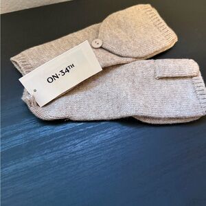 ON:34TH Women's Tan Mittens